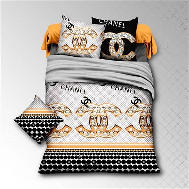 Wholesaler Printed Bedcover Pillowcase Microfiber Fleece Bedding Set Making Bed Sheets